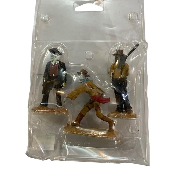 Lemax Spooky Town Ready For Action 82533 Cowboy Western Gunfight Figures Retired - Picture 3 of 3